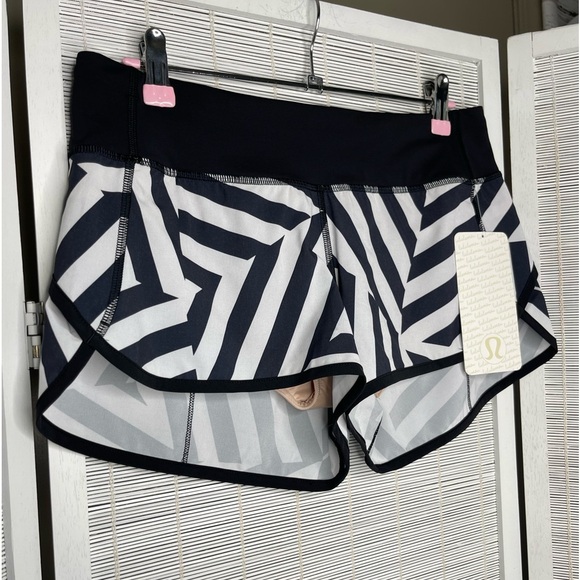 Lululemon Speed Short Which Way Sway Black White Size 6 NWT - Picture 2 of 8